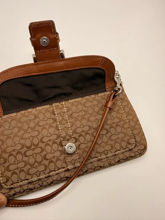 Vintage Coach Y2K SoHo Signature Wristlet Wallet - Picture 7 of 11